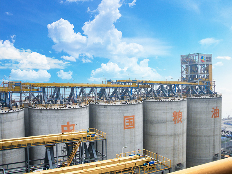 埋刮板输送机特点 埋刮板输送机特点